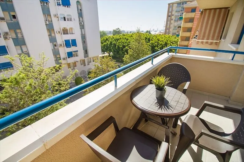 Amazing Apartment Beach & Train Station By La Recepcion Malaga